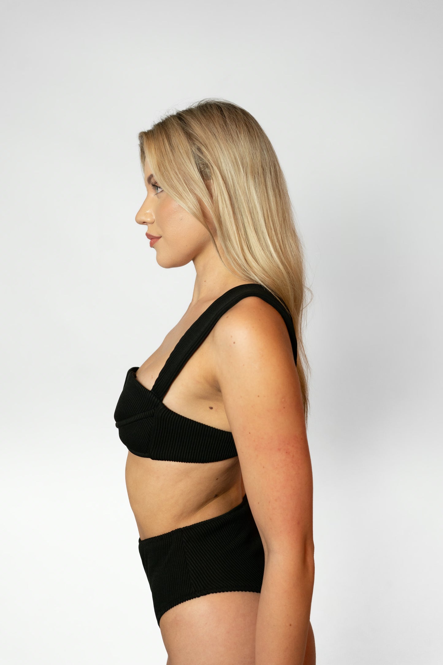 AMAZONICO – HIGH WAISTED BIKINI BOTTOM - Black