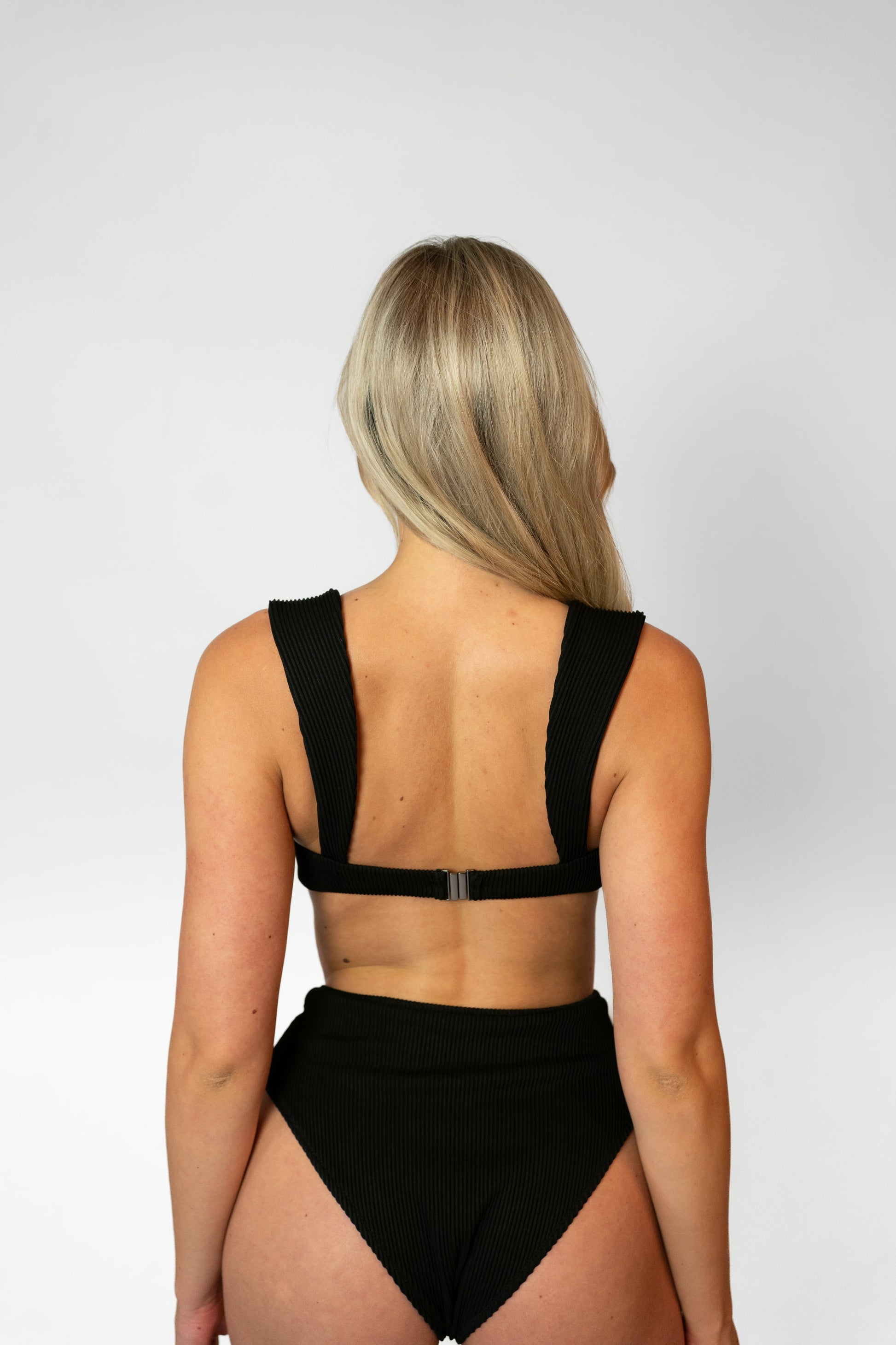 AMAZONICO – HIGH WAISTED BIKINI BOTTOM - Black
