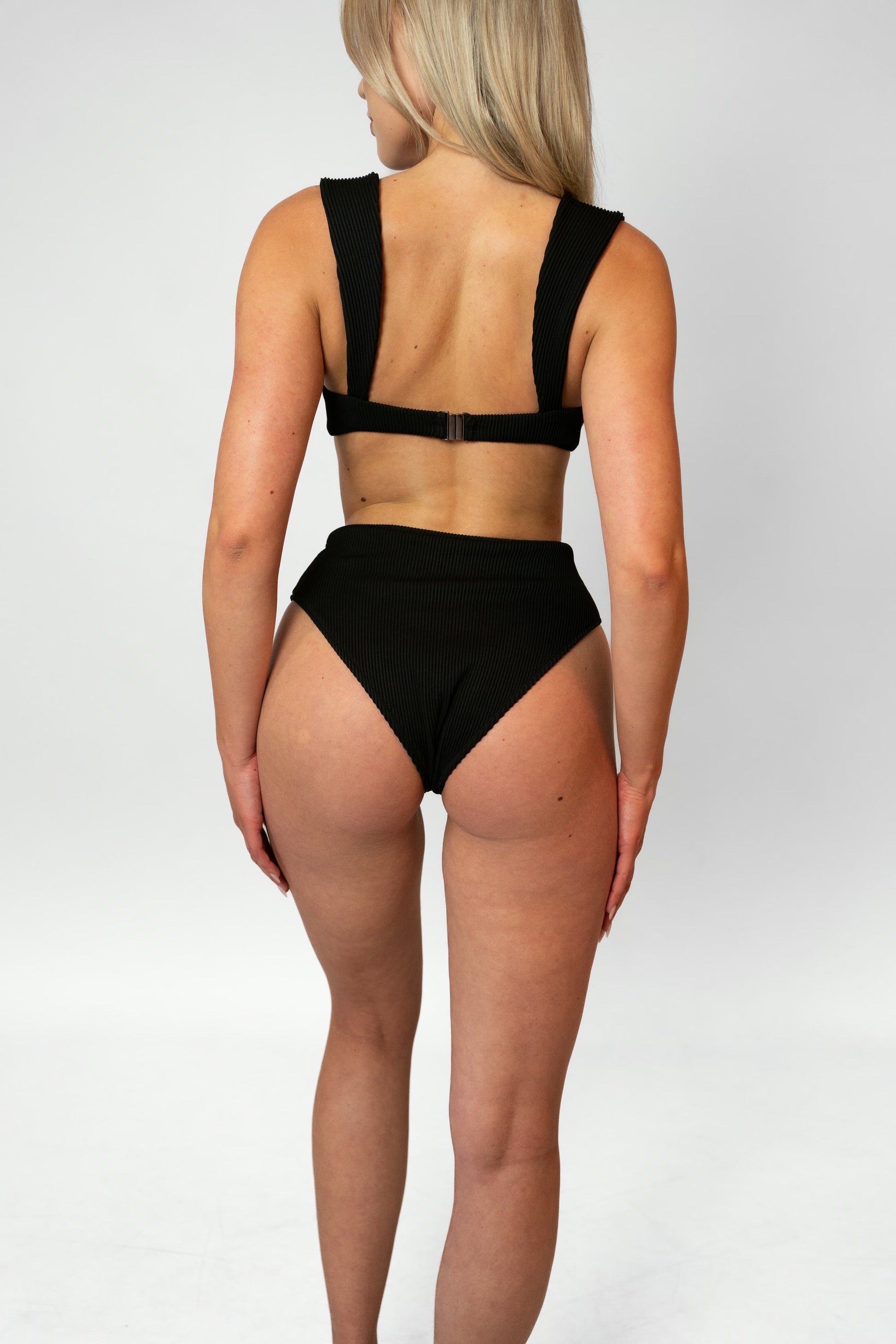 AMAZONICO – HIGH WAISTED BIKINI BOTTOM - Black