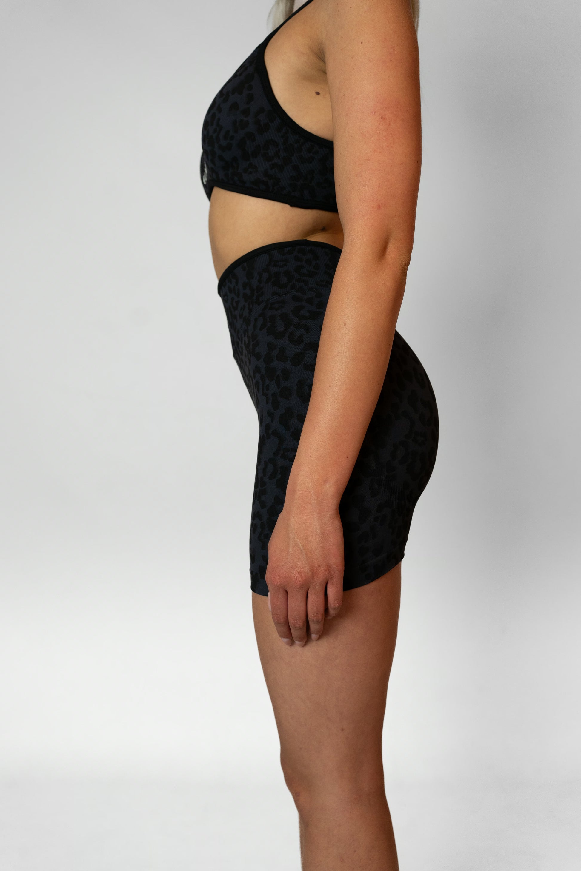 LEOPARD HIGH WAIST SHORTS - Black
