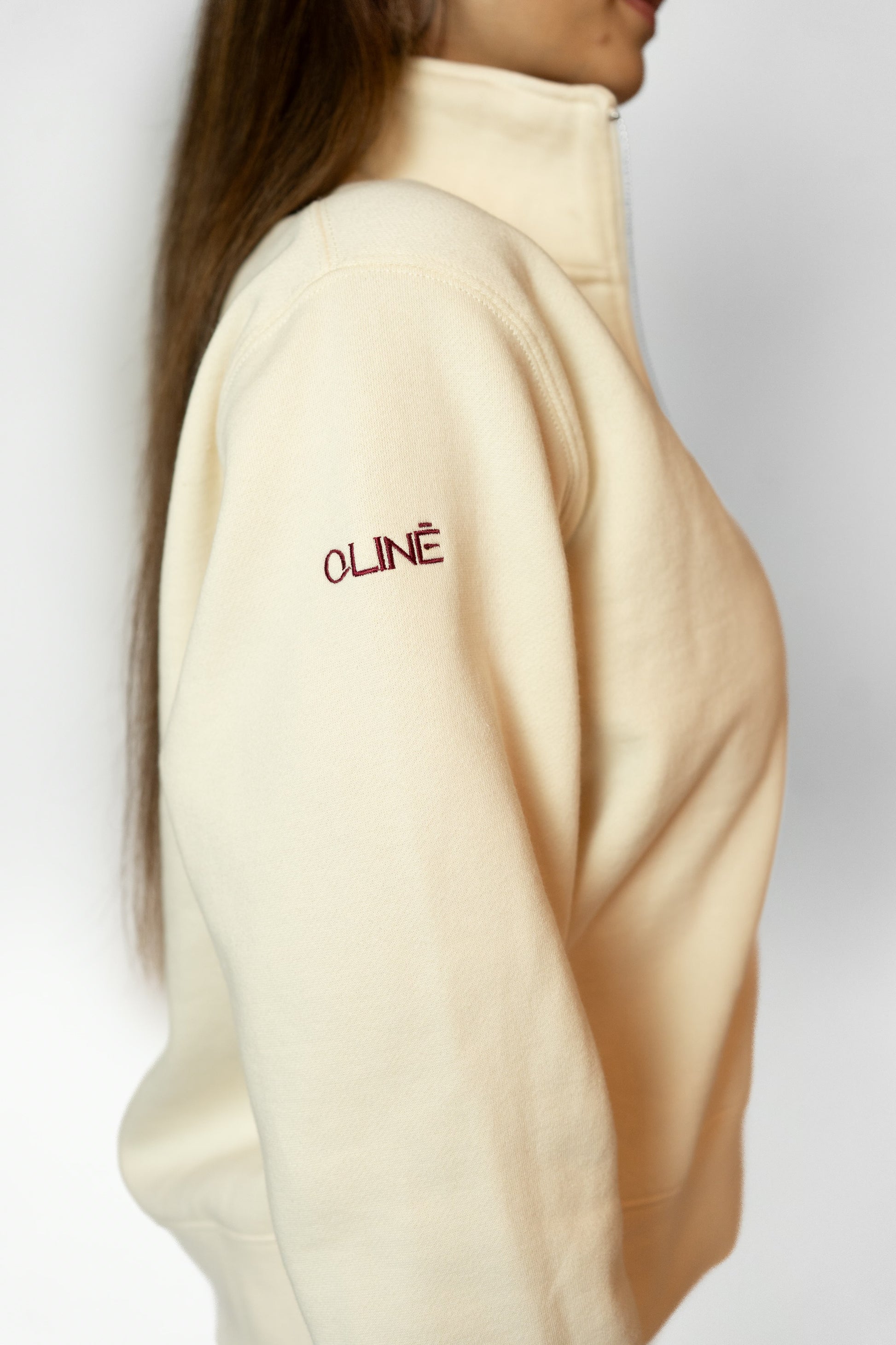 SELF-CARE CLUB SWEATHISRT WITH SHORT ZIPPER - Ivory